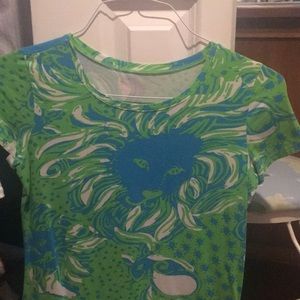 Lilly pulitzer tee shirt size small